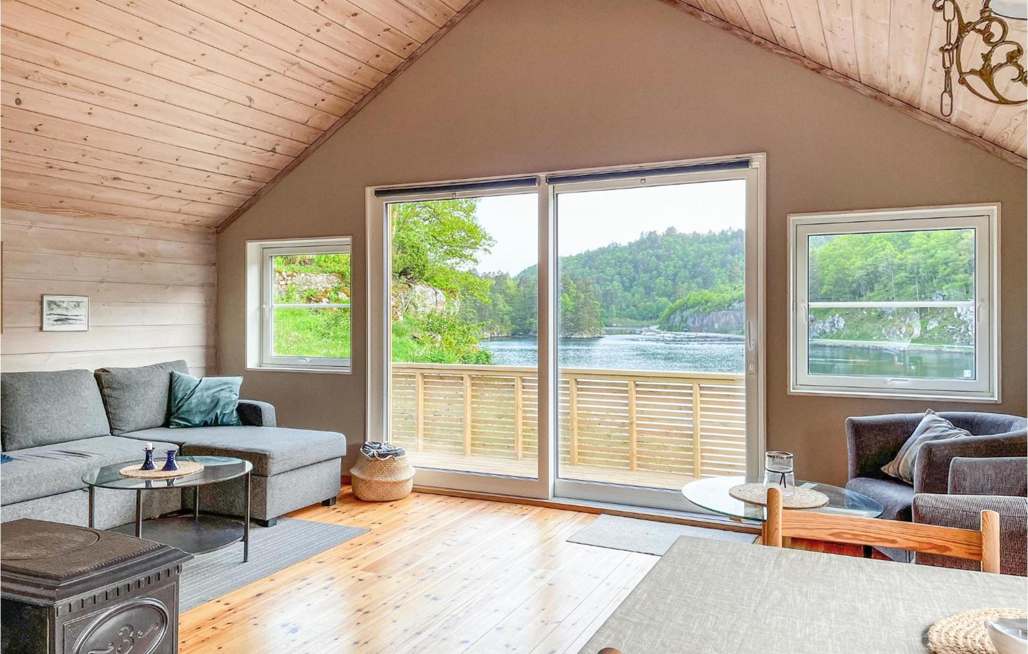 2 Bedroom Stunning Home In ลิงดาล ภายนอก รูปภาพ